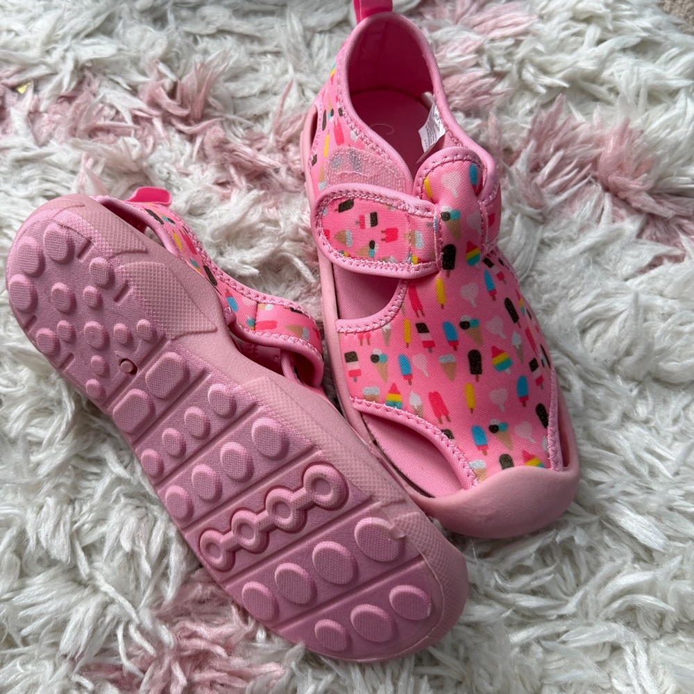 Crown Vintage Water Shoes - Picture 4 of 4